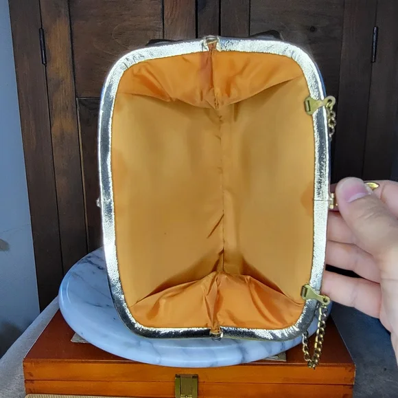 Elegant Gold Women's Clutch - Picture 15 of 15